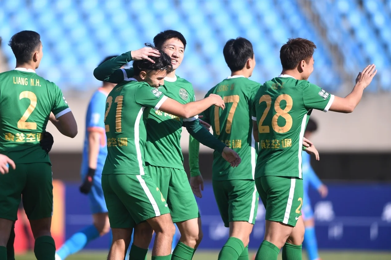 意大利对阵荷兰:强强对话引发球迷热议 意大利对阵荷兰:强强对话引发球迷热议