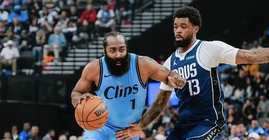 包含活塞逆转灰熊，继续稳居东部前八的词条