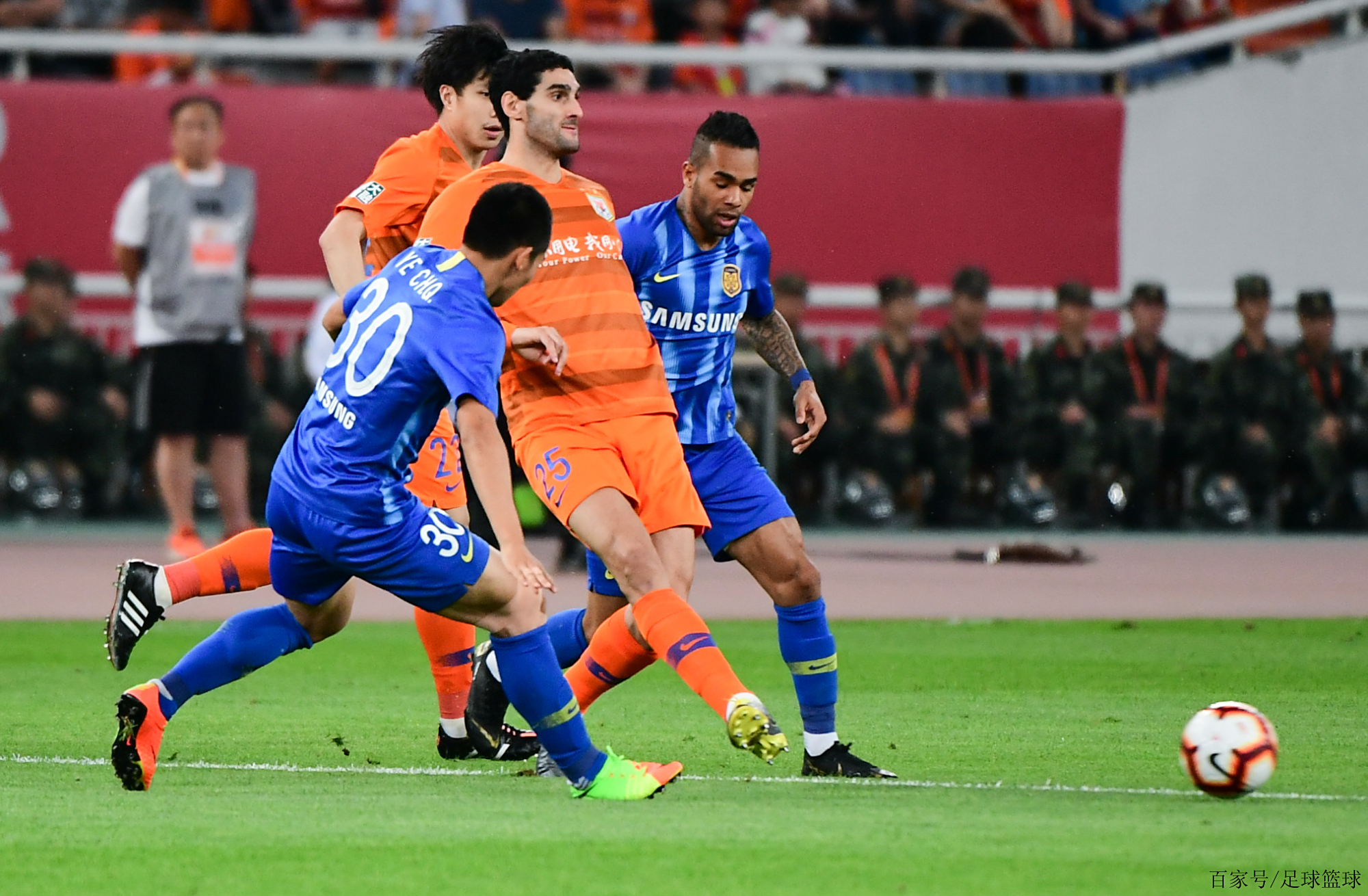 包含苏宁对决鲁能，双方实力对比的词条