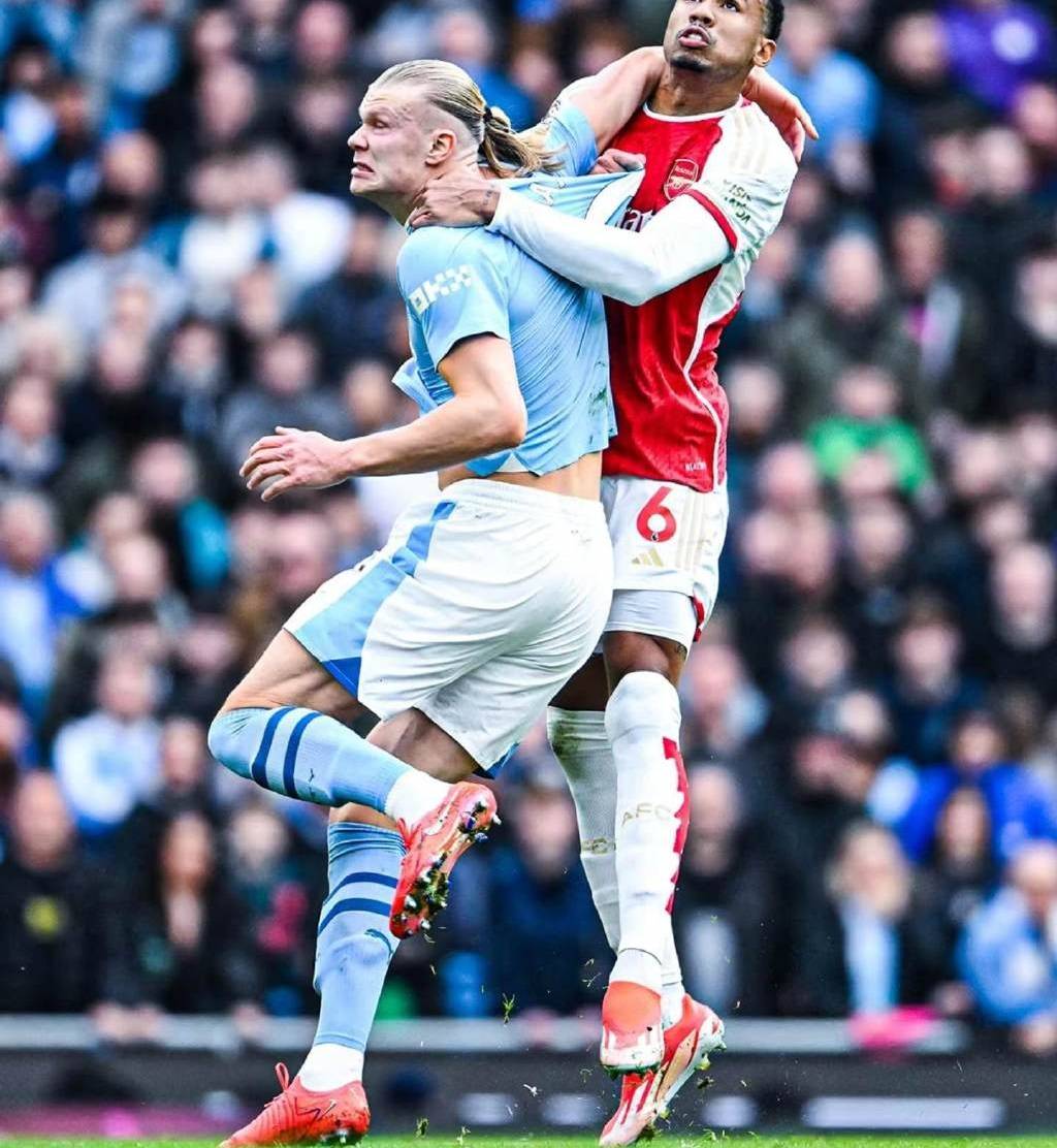 曼城轻松击败亚特兰大,保持不败战绩 曼城轻松击败亚特兰大,保持不败战绩