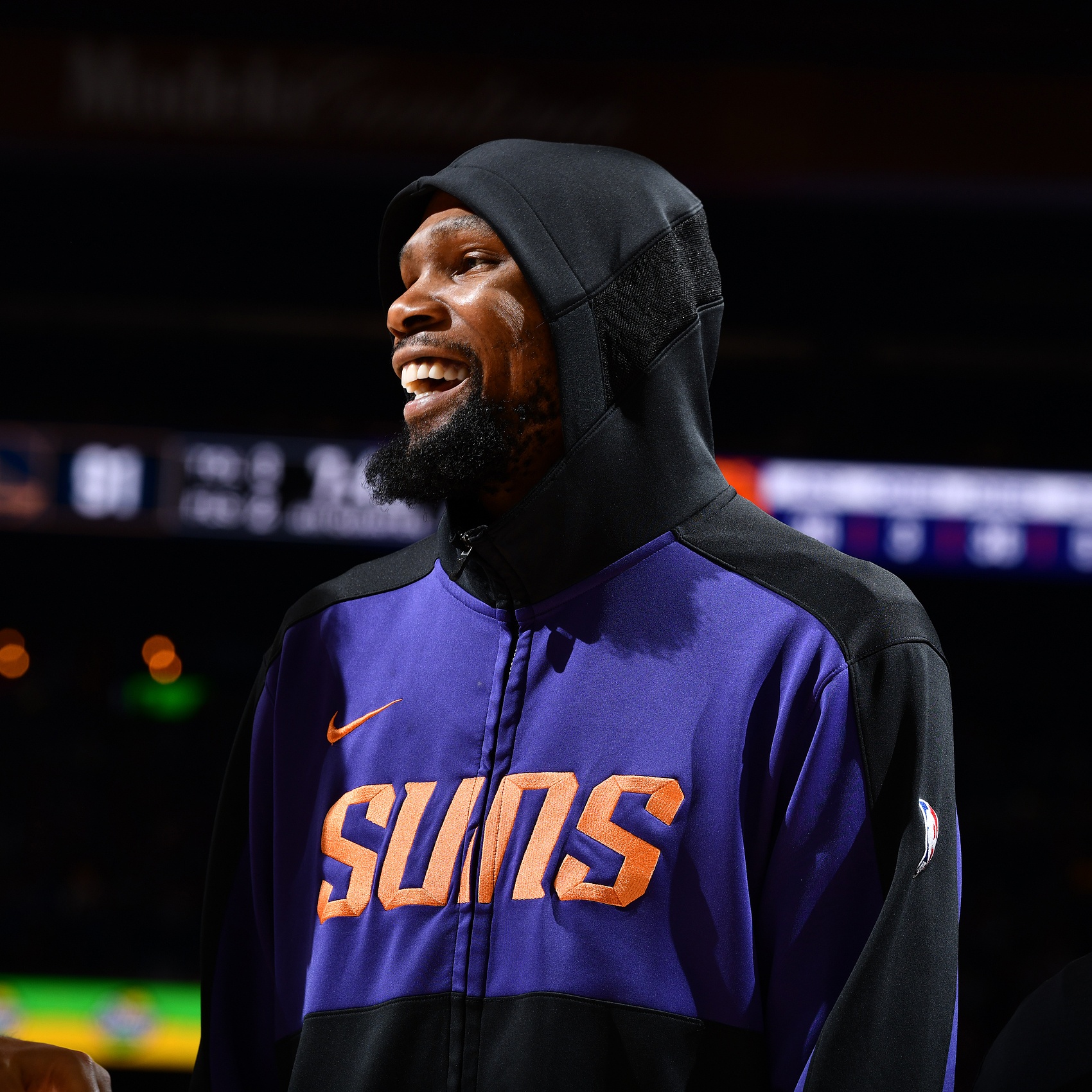 太阳逆转篮网，取得关键胜利