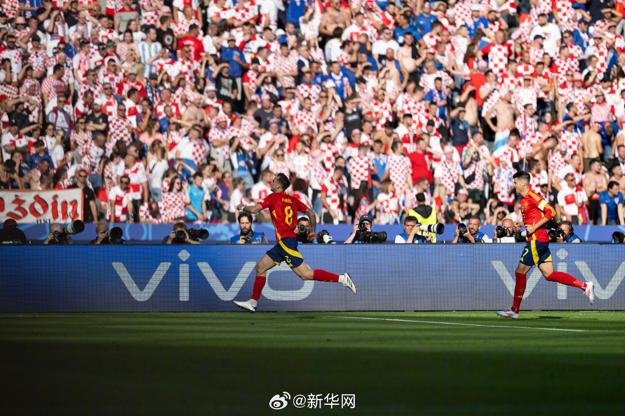 意大利队在国际赛事中神勇登顶