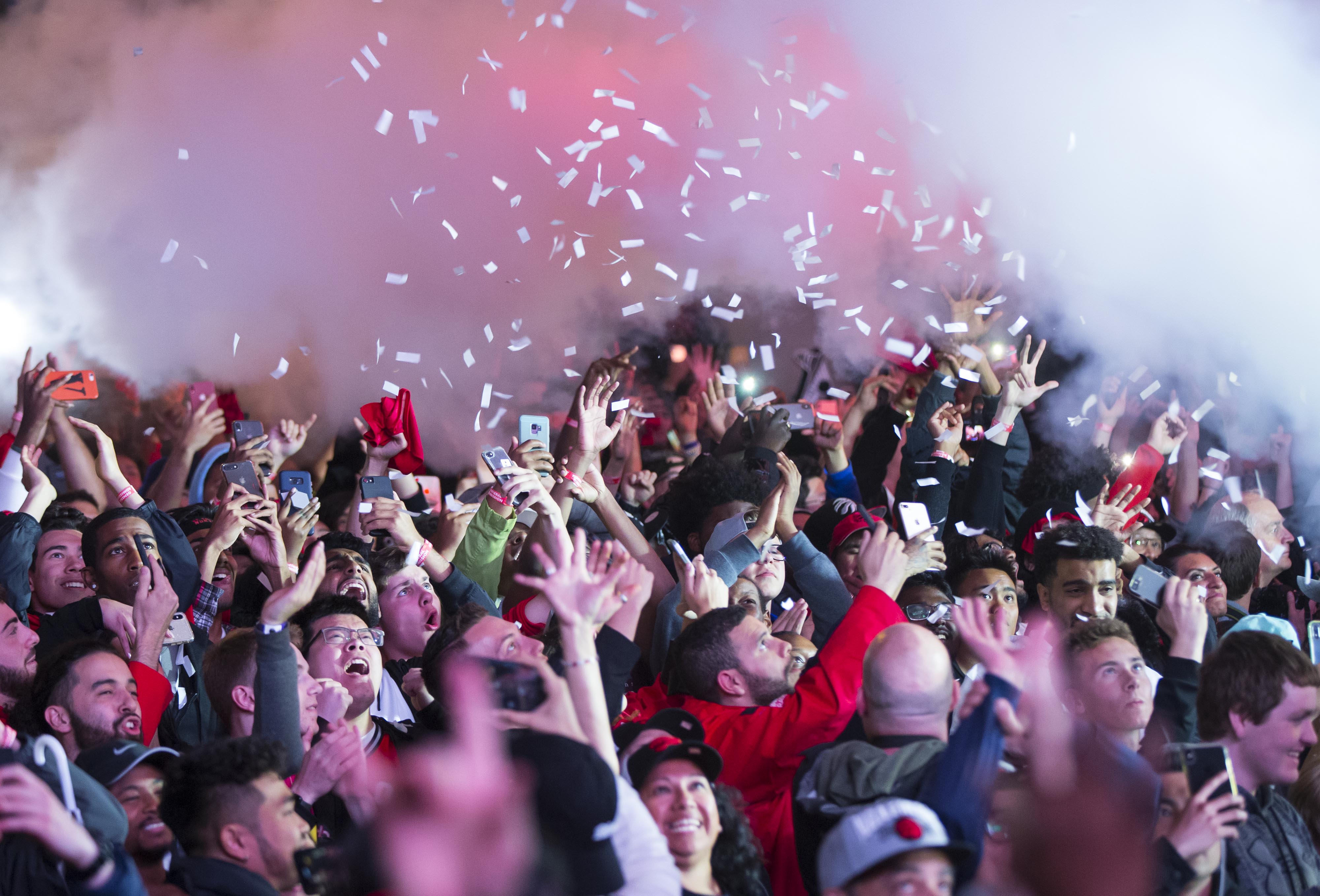 精彩赛事引爆热情，球迷狂欢