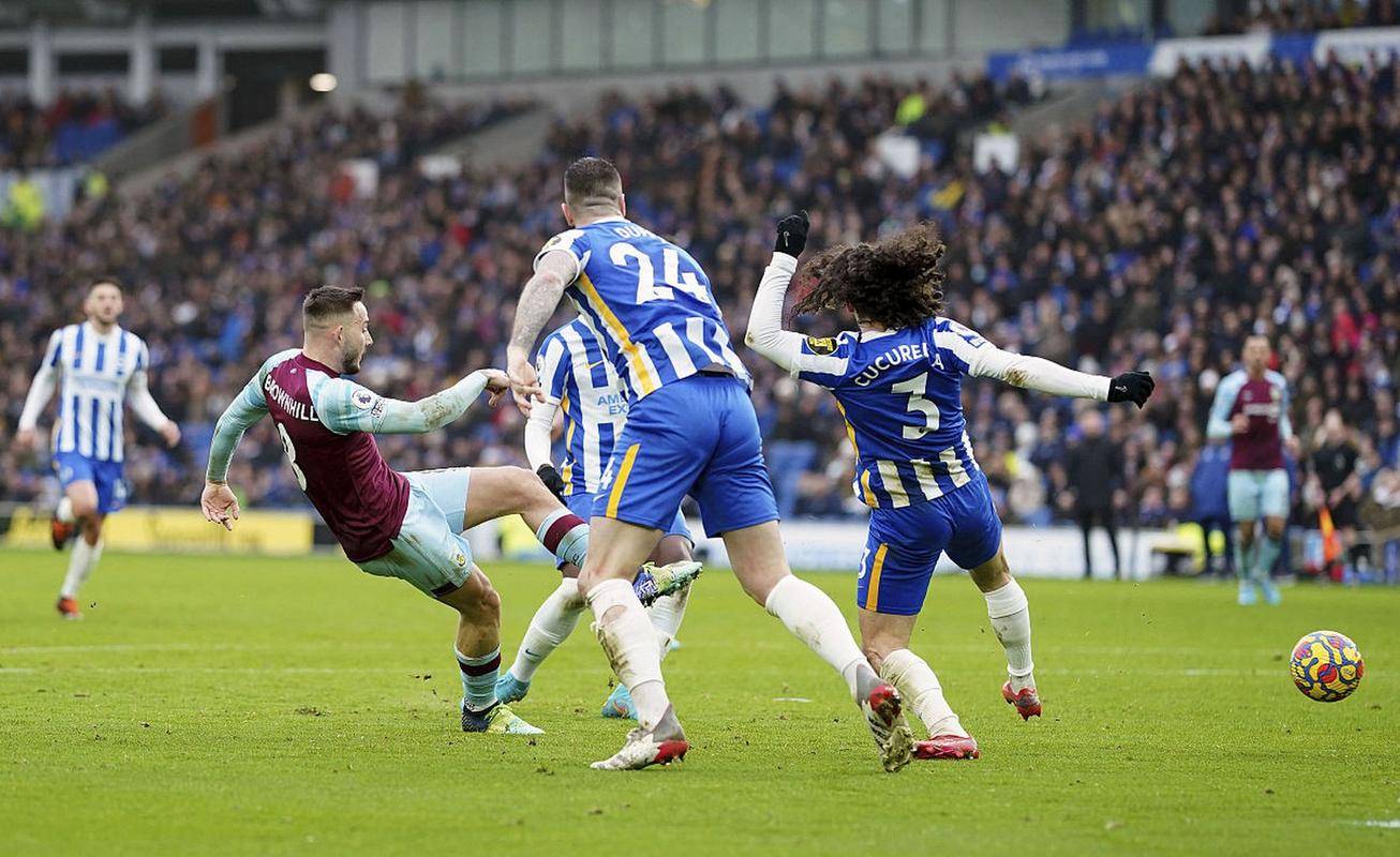 阿森纳客场惨败伯恩利,保级形势愈发严峻 阿森纳客场惨败伯恩利,保级形势愈发严峻